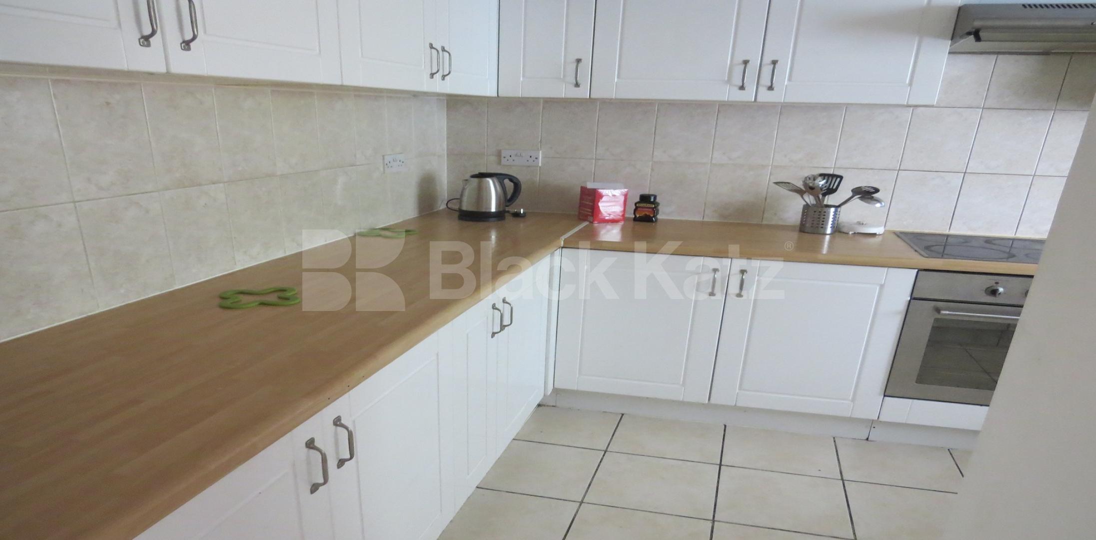 			NEW INSTRUCTION  (Includes water rates and broadband)., 4 Bedroom, 1 bath, 1 reception Maisonette			 Yaldham House Old Kent Road, Borough SE1